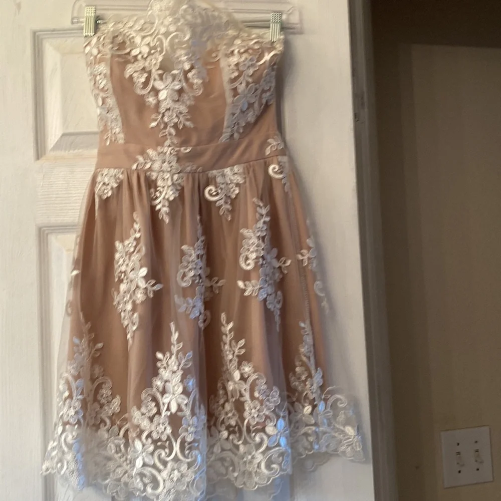 Stunning strapless dress 💕 - Picture 4 of 5